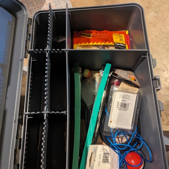 Misc fishing supplies - Picture 3 of 5